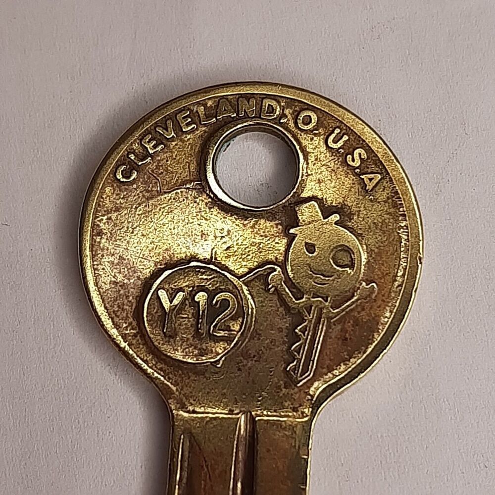 Vtg COLE National Key w/ Anthropomorphic Key Man! USA Cleveland Ohio Y12 Brass